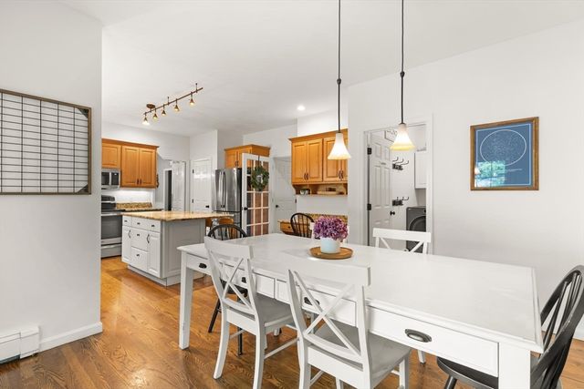 2 Brookside St, Upton, MA 01568
