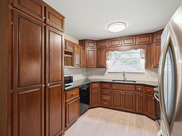 2628 Valley Brook Drive NE, Huntsville, AL 35811