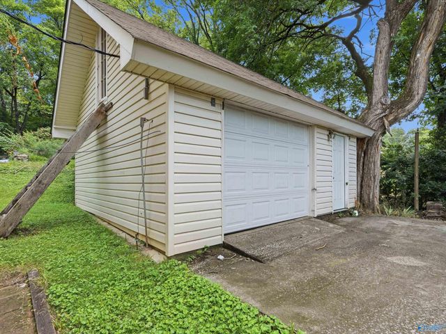 2628 Valley Brook Drive NE, Huntsville, AL 35811