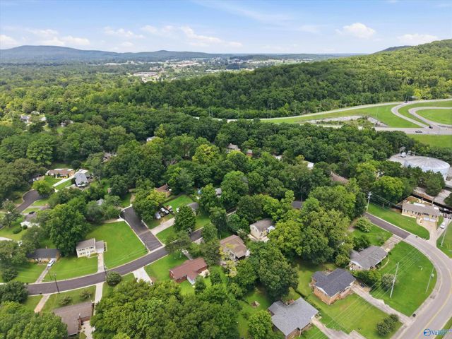 2628 Valley Brook Drive NE, Huntsville, AL 35811