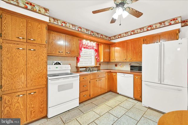 19 JUNE AVE, Schuylkill Haven, PA 17972