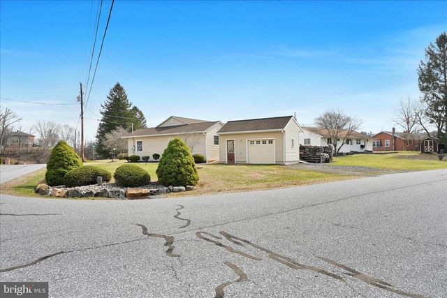 19 JUNE AVE, Schuylkill Haven, PA 17972