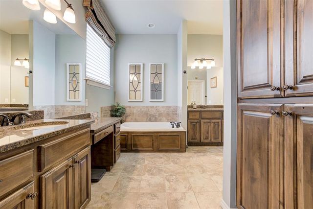 6601 Chelsey Lane, Oklahoma City, OK 73132