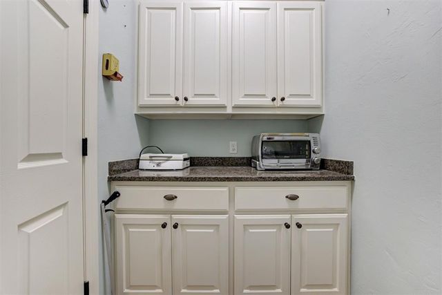 6601 Chelsey Lane, Oklahoma City, OK 73132