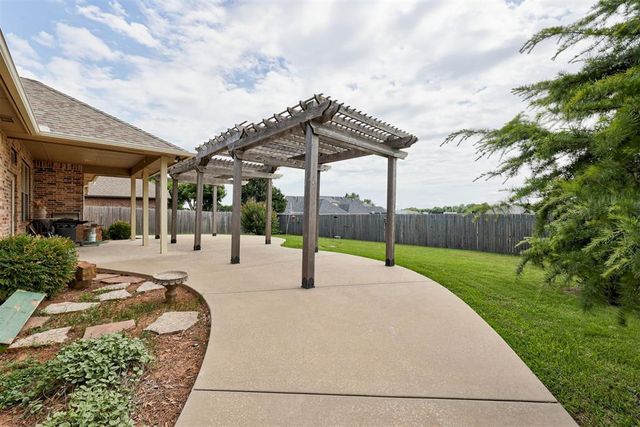 6601 Chelsey Lane, Oklahoma City, OK 73132