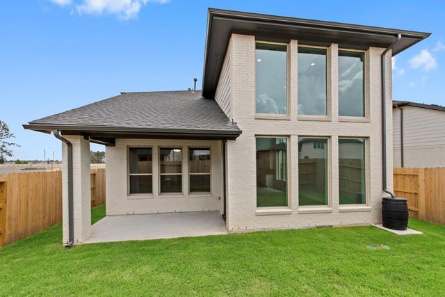15818 Swan Lake Lane, Conroe, TX 77302