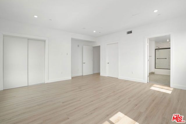 1832 S Barrington Avenue 401, Los Angeles, CA 90025