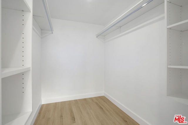 1832 S Barrington Avenue 401, Los Angeles, CA 90025