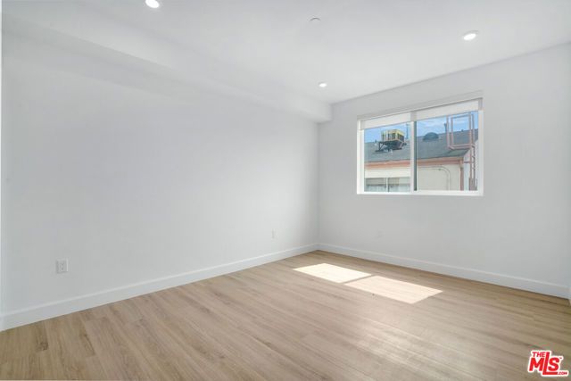 1832 S Barrington Avenue 401, Los Angeles, CA 90025