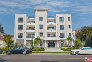 1832 S Barrington Avenue 401, Los Angeles, CA 90025