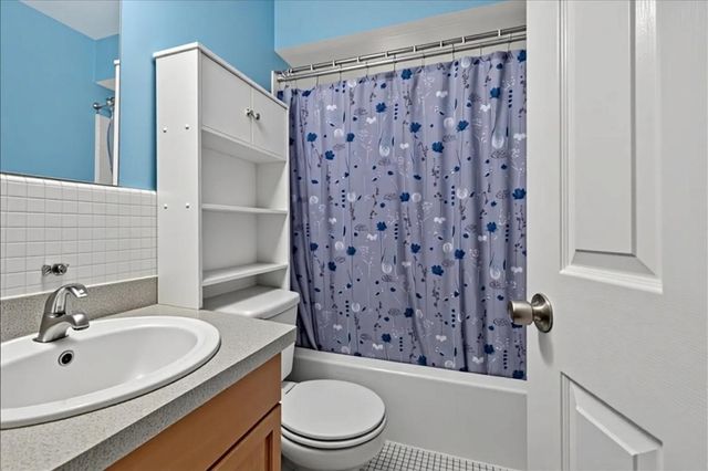 1942 Axtell Drive 3, Troy, MI 48084