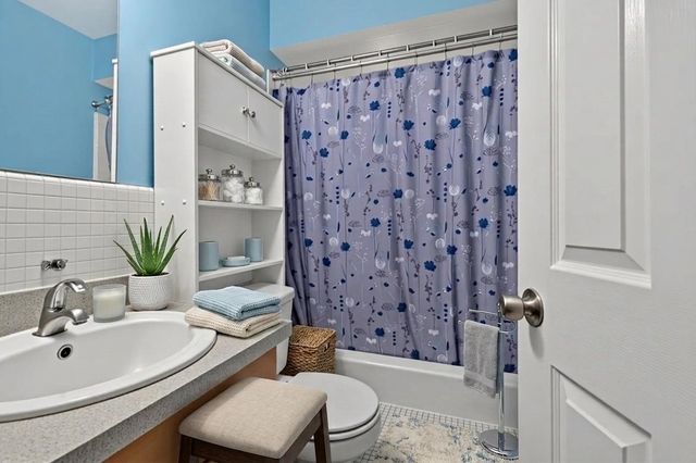 1942 Axtell Drive 3, Troy, MI 48084