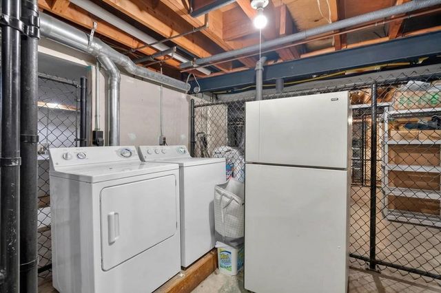 1942 Axtell Drive 3, Troy, MI 48084