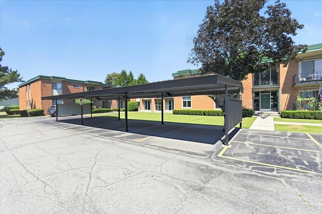 1942 Axtell Drive 3, Troy, MI 48084