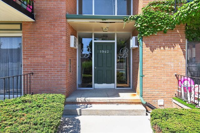 1942 Axtell Drive 3, Troy, MI 48084