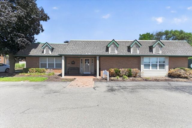 1942 Axtell Drive 3, Troy, MI 48084