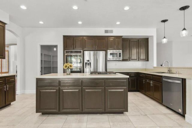 3156 Willow Creek Place, Escondido, CA 92027