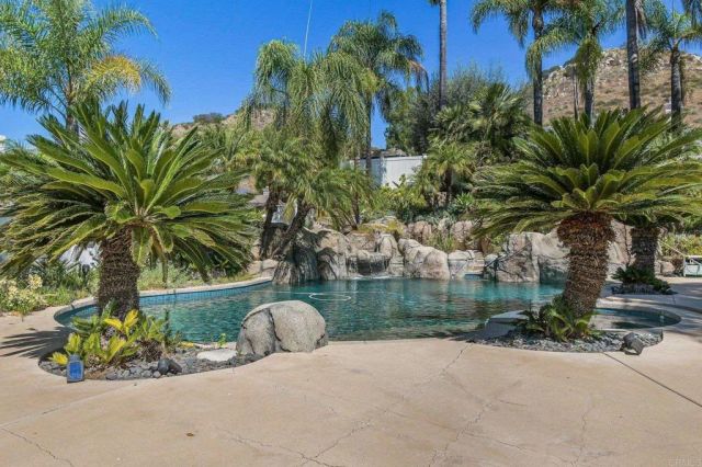 3156 Willow Creek Place, Escondido, CA 92027