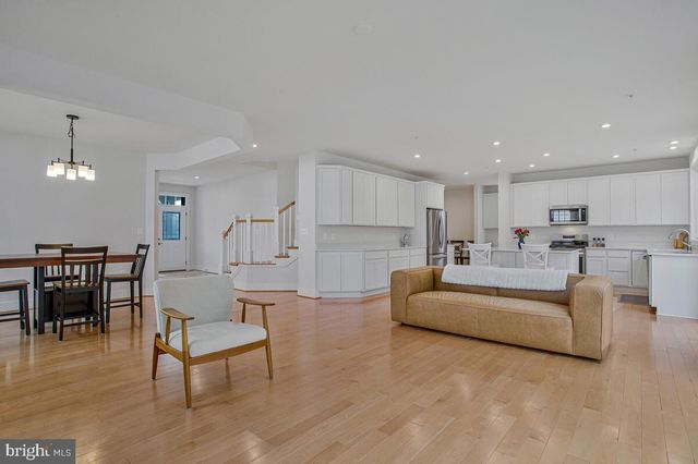 408 KOSMILL DR, Millersville, MD 21108