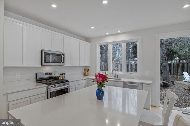 408 KOSMILL DR, Millersville, MD 21108