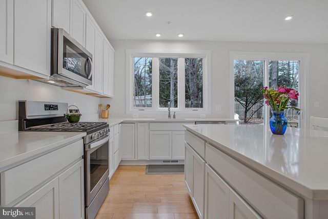 408 KOSMILL DR, Millersville, MD 21108