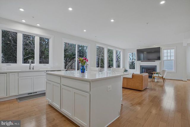 408 KOSMILL DR, Millersville, MD 21108