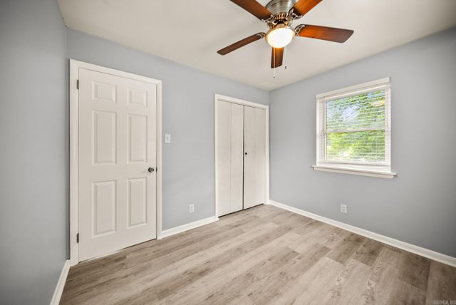 15 Village Court, Little Rock, AR 72209