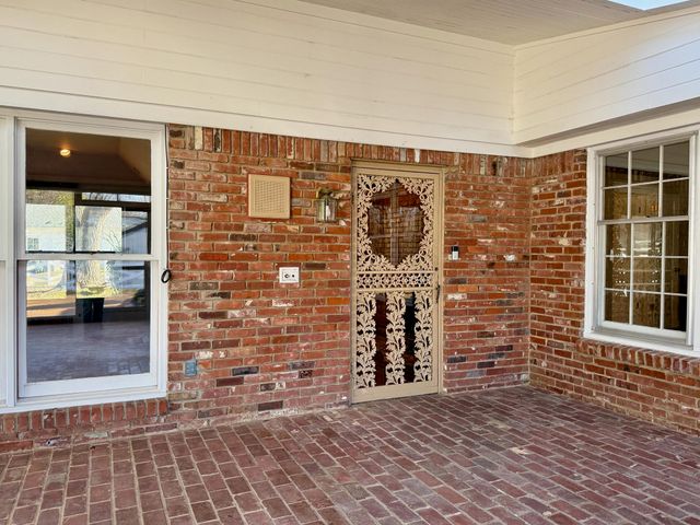 6532 CORSICA DR, Memphis, TN 38120