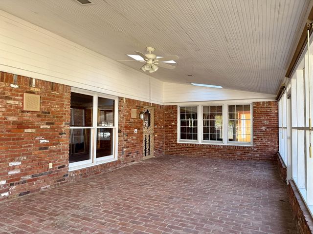 6532 CORSICA DR, Memphis, TN 38120