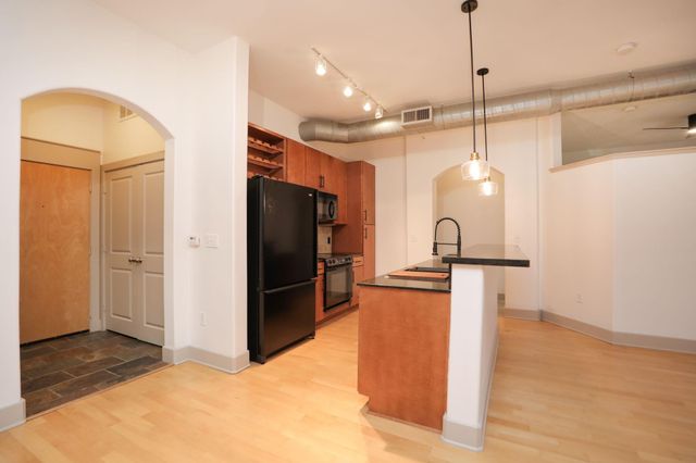 1901 Post Oak Boulevard 2109, Houston, TX 77056