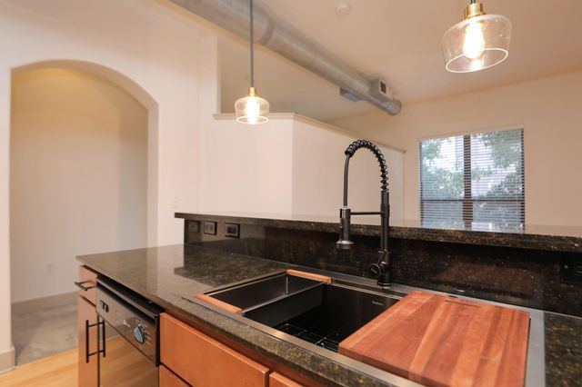 1901 Post Oak Boulevard 2109, Houston, TX 77056