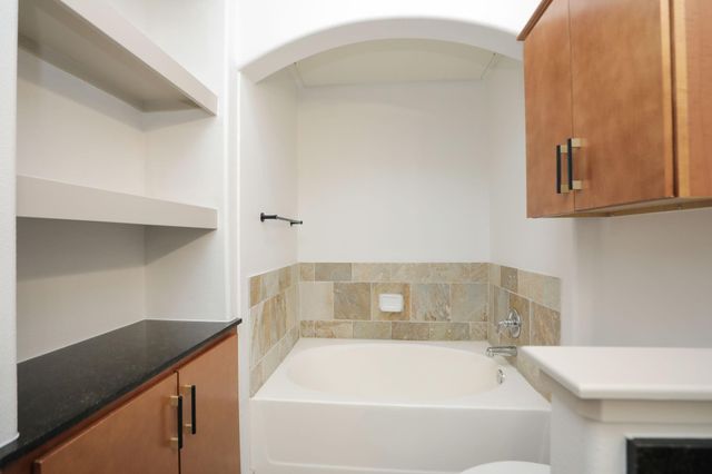 1901 Post Oak Boulevard 2109, Houston, TX 77056