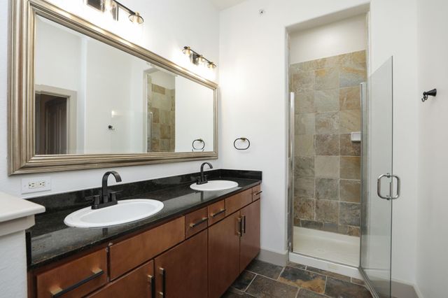 1901 Post Oak Boulevard 2109, Houston, TX 77056