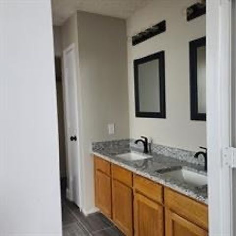 816 Wyndham Place, Arlington, TX 76017
