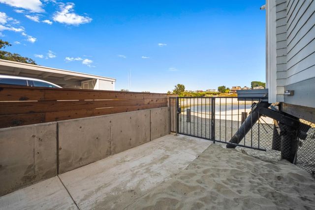 22130 E Cliff Drive 2A, Santa Cruz, CA 95062