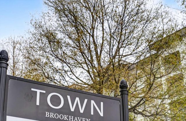 3668 Kingsboro NE Road, Atlanta, GA 30319