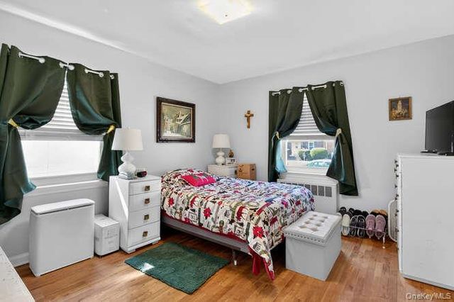 344 White Road, Mineola, NY 11501