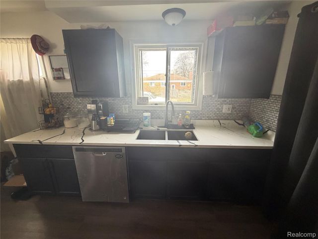 32011 Grandview Avenue, Westland, MI 48186