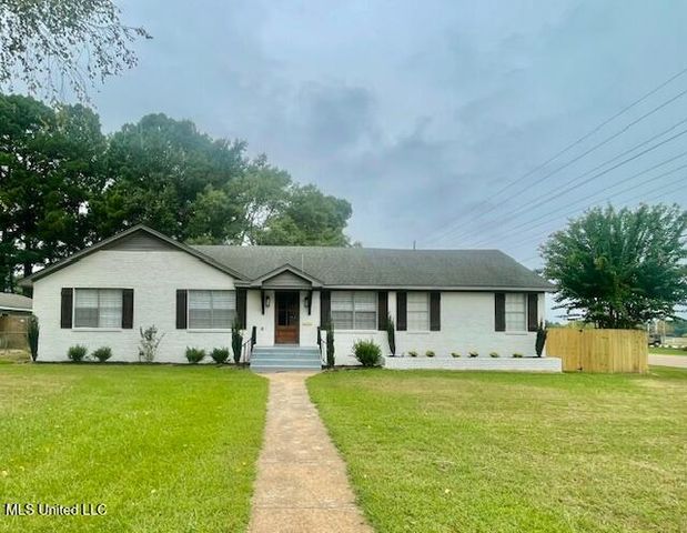 124 Mcclure Street, Senatobia, MS 38668