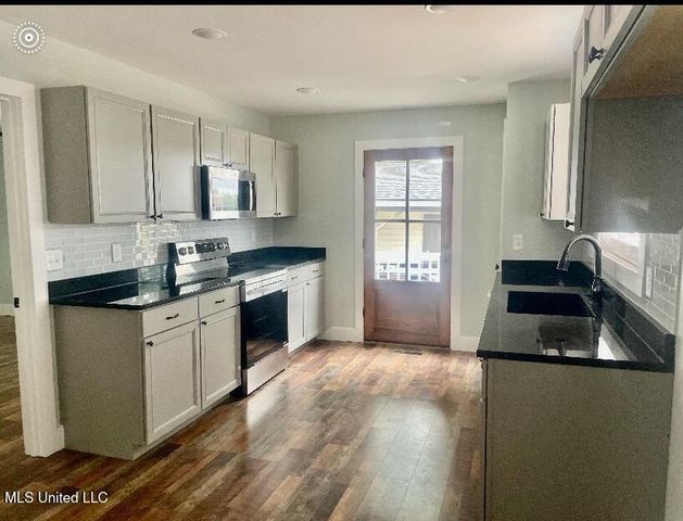 124 Mcclure Street, Senatobia, MS 38668