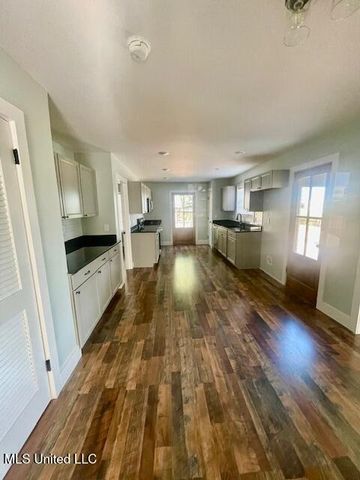 124 Mcclure Street, Senatobia, MS 38668