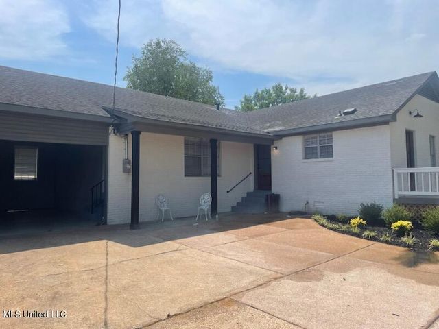 124 Mcclure Street, Senatobia, MS 38668