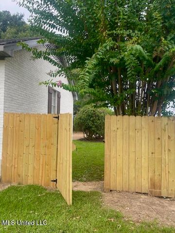 124 Mcclure Street, Senatobia, MS 38668