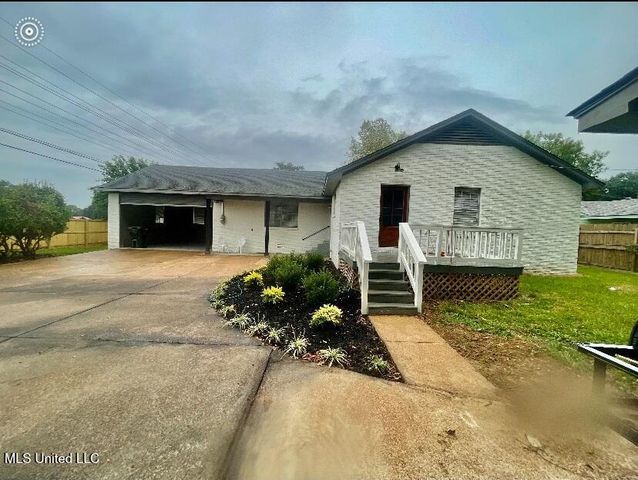 124 Mcclure Street, Senatobia, MS 38668
