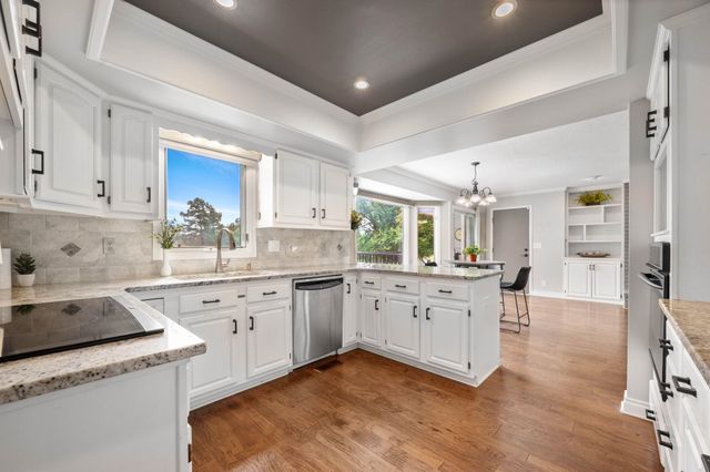 238 N Mesa St, Wichita, KS 67212