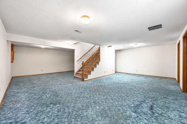 238 N Mesa St, Wichita, KS 67212