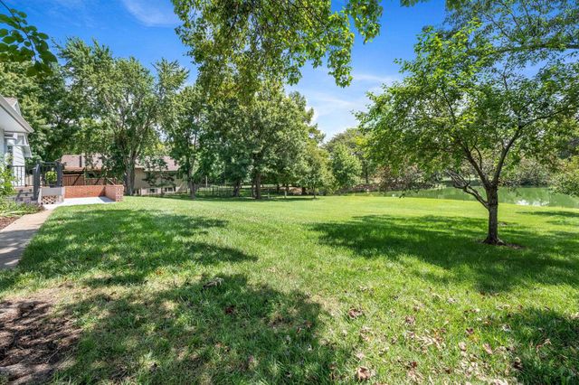 238 N Mesa St, Wichita, KS 67212