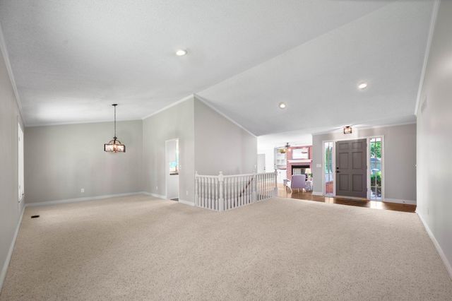 238 N Mesa St, Wichita, KS 67212