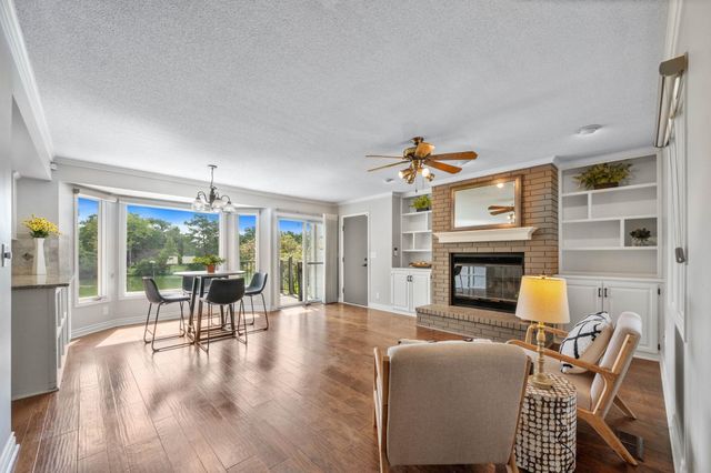 238 N Mesa St, Wichita, KS 67212