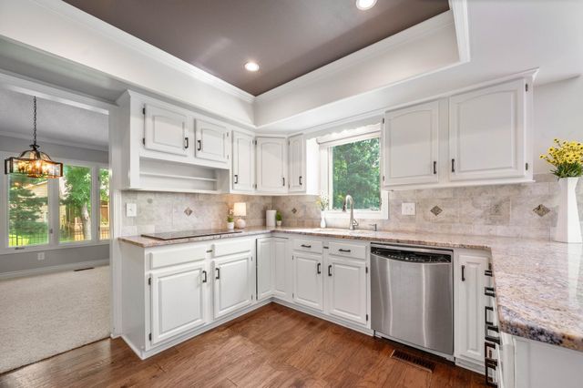 238 N Mesa St, Wichita, KS 67212